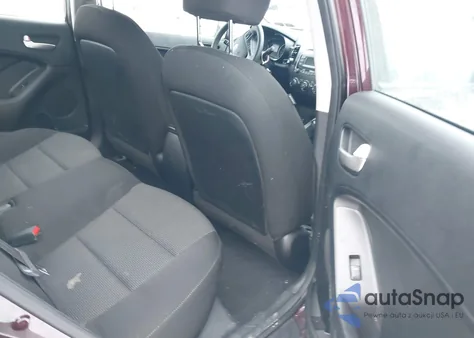 2018 Kia Forte Lx z USA, uszkodzony, nr VIN 3KPFK4A78JE258914